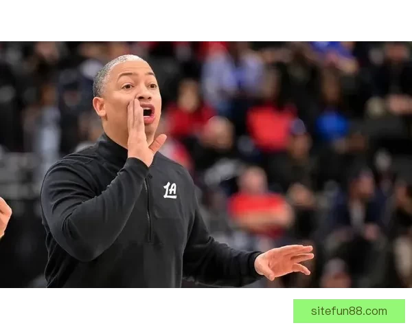 泰伦-卢承诺继续执教快船 将全力保障邓恩合同权益